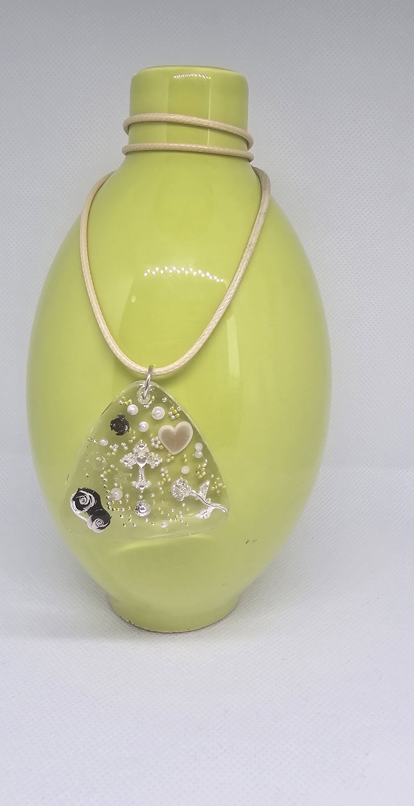 Golden Heart Resin Necklace – Triangle Pendant with Pearl & Rose Details image 1