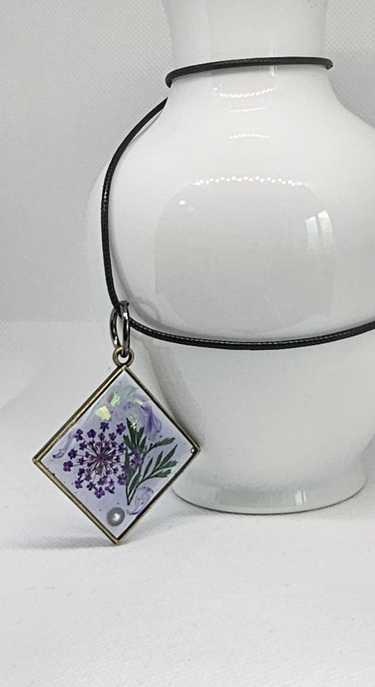 Lavender Field Diamond Pendant – Real Flower Necklace in UV Resin & Bronze Frame image 0