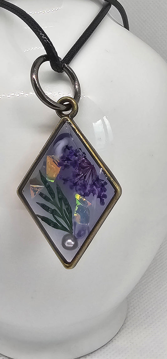 Twilight Garden Diamond Pendant – Pressed Flower Necklace in Resin image 0