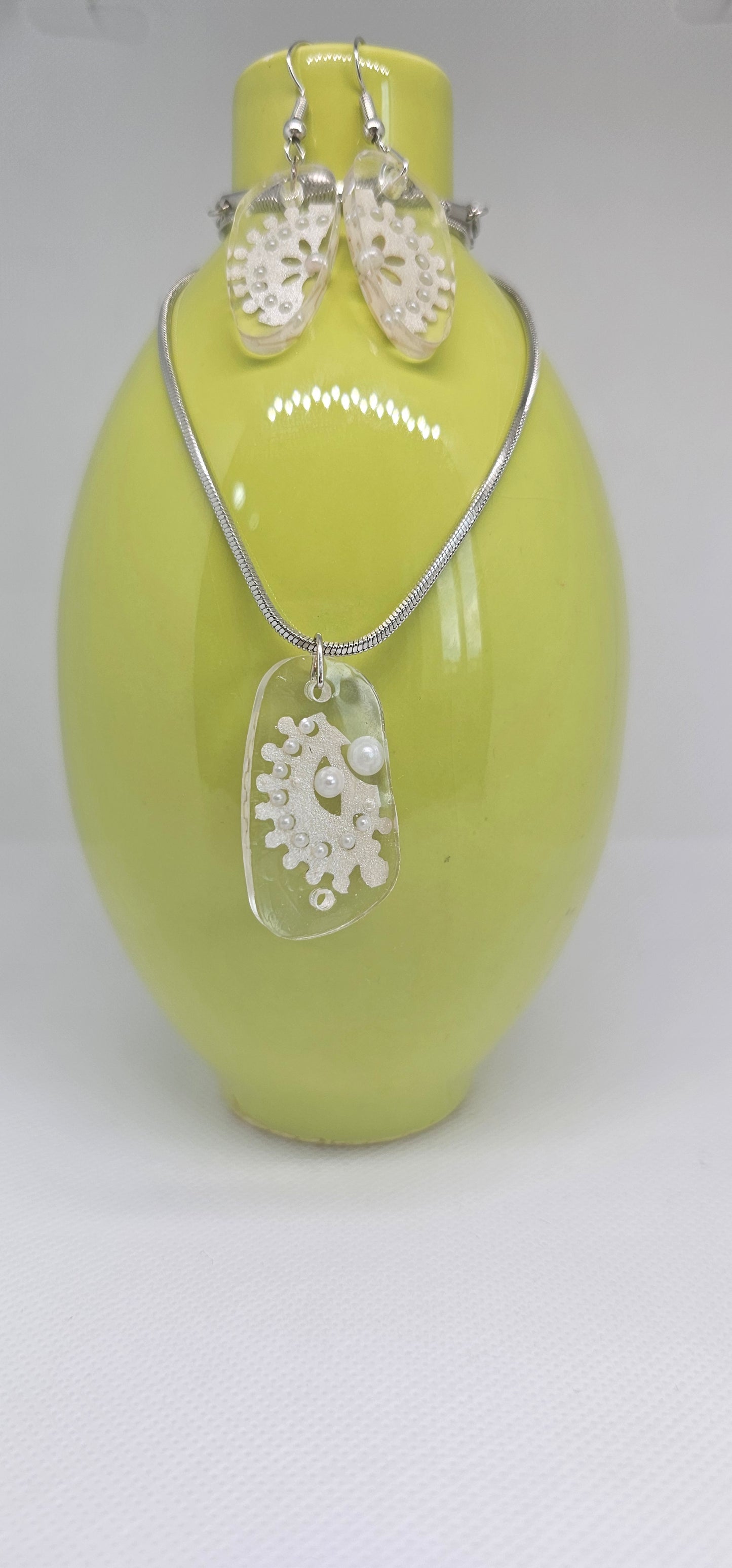 White Lace & Pearl Resin Jewellery Set – Stainless Steel Earrings & Necklace image 1