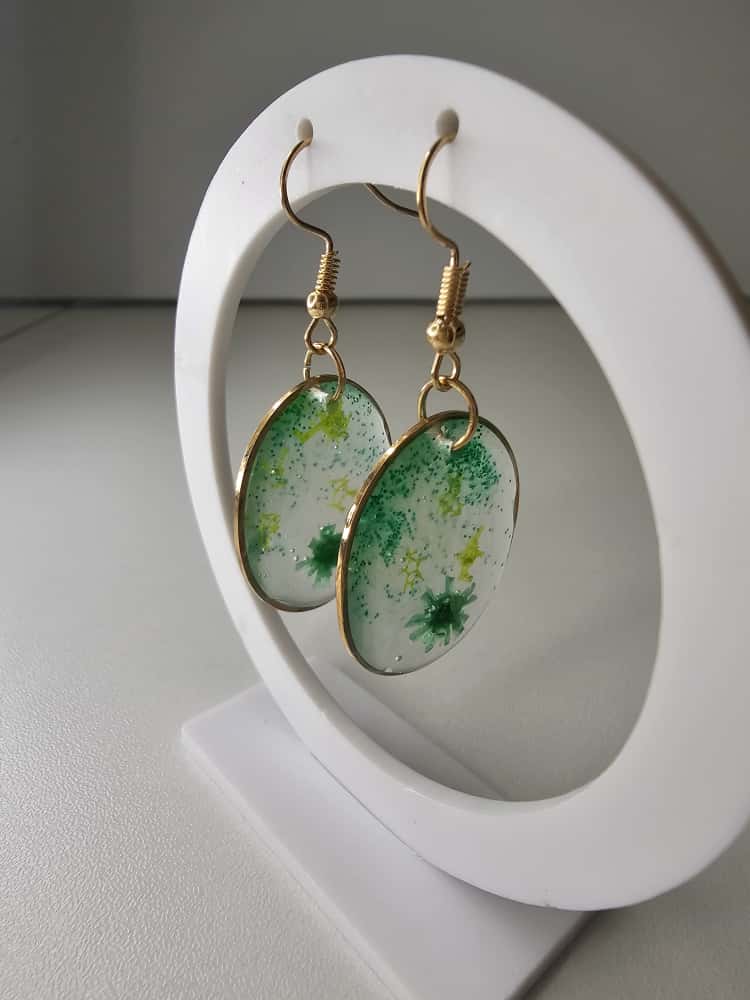 Handmade ā Emerald Bloom Resin Earrings