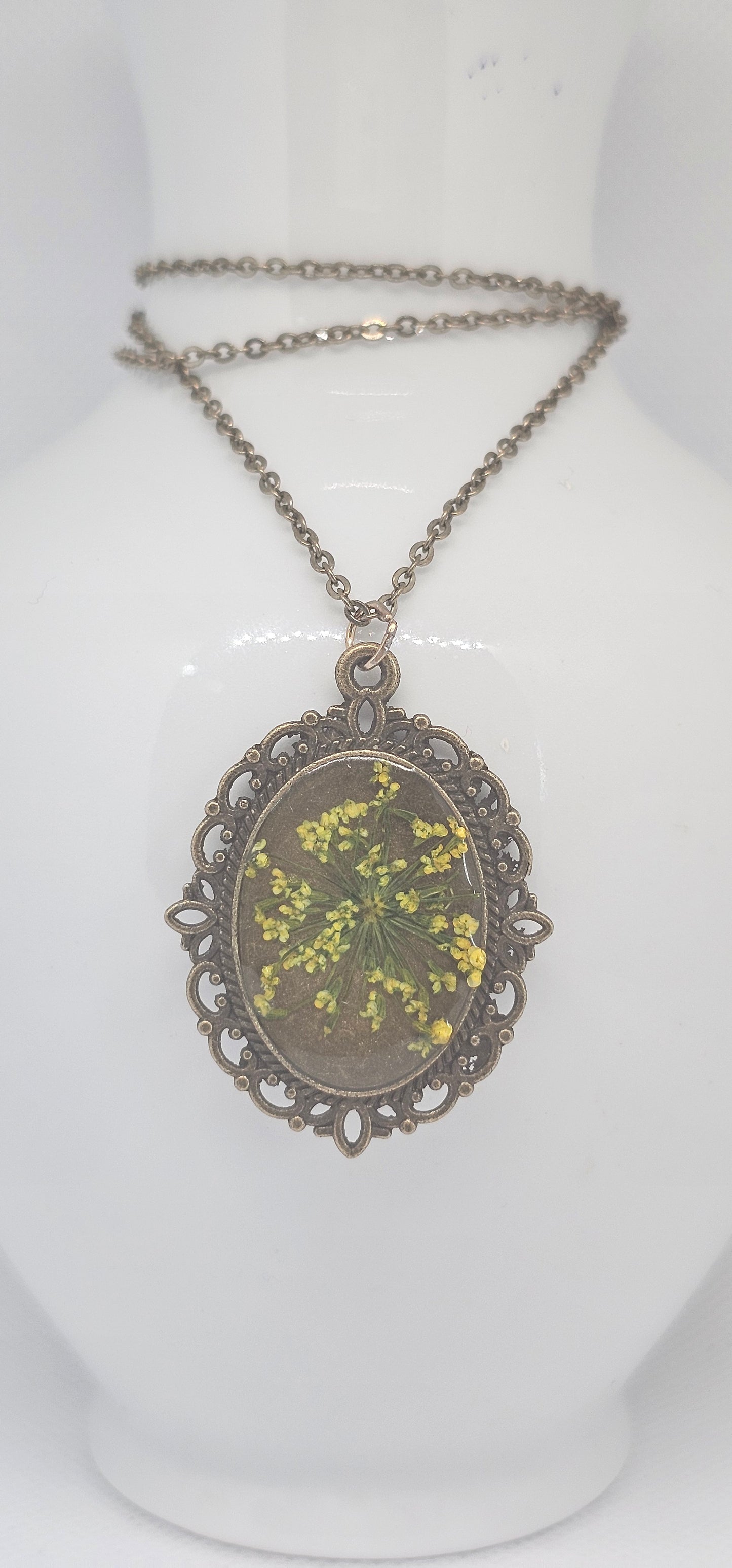 Handmade – Antique Botanical Pendant with Yellow Dill Flowers