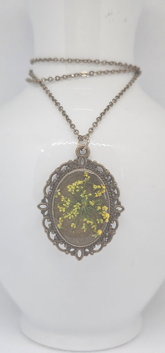 Handmade – Antique Botanical Pendant with Yellow Dill Flowers