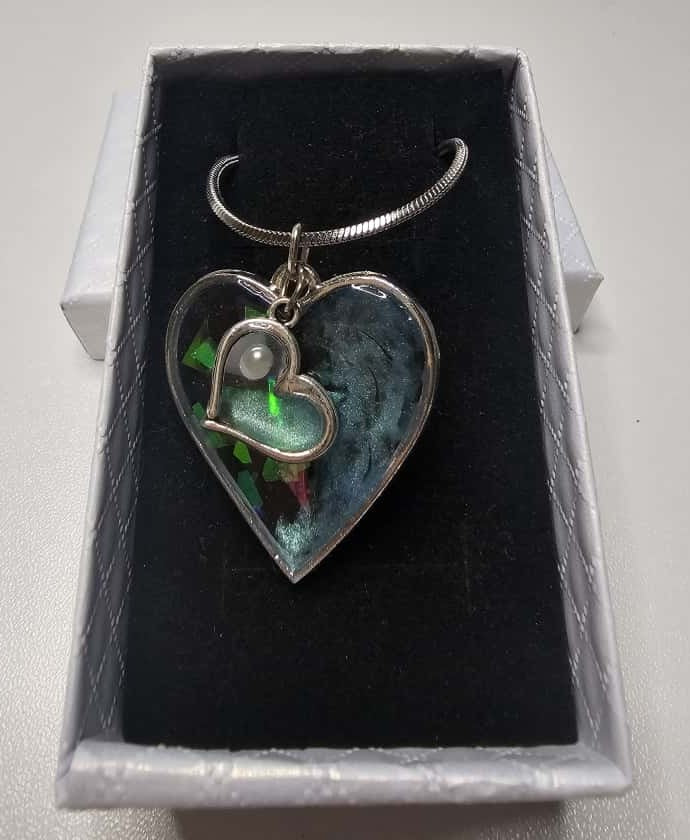 Handmade – Moonlit Heart Resin Jewellery Set (Necklace & Earrings)