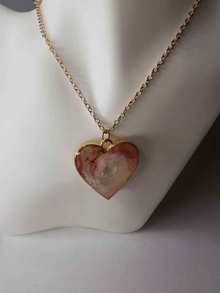 Handmade β Rose Heart Resin Necklace