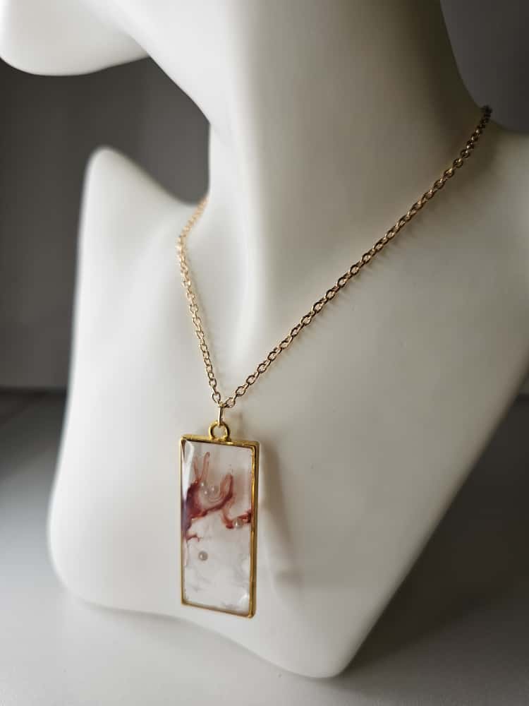 Handmade ā Crimson Flow Resin Necklace