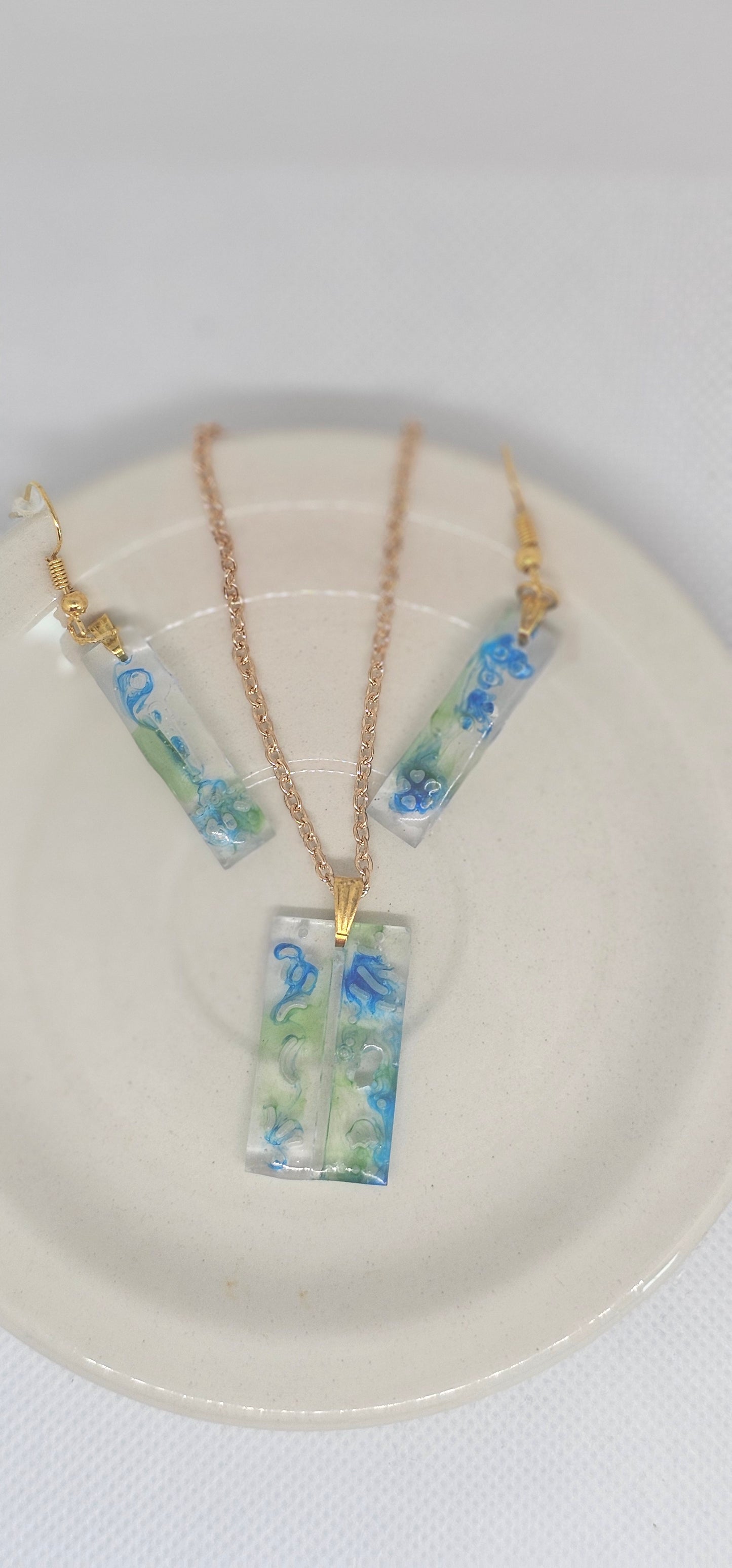 Handmade – Ocean Bloom Resin Jewellery Set (Necklace & Earrings)