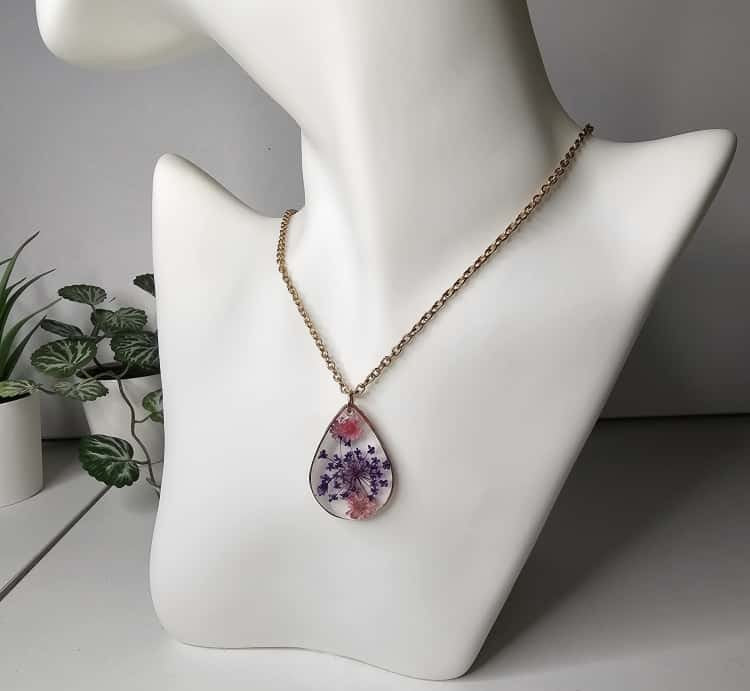 Handmade – Wildflower Glow Resin Jewellery Set (Necklace & Earring)