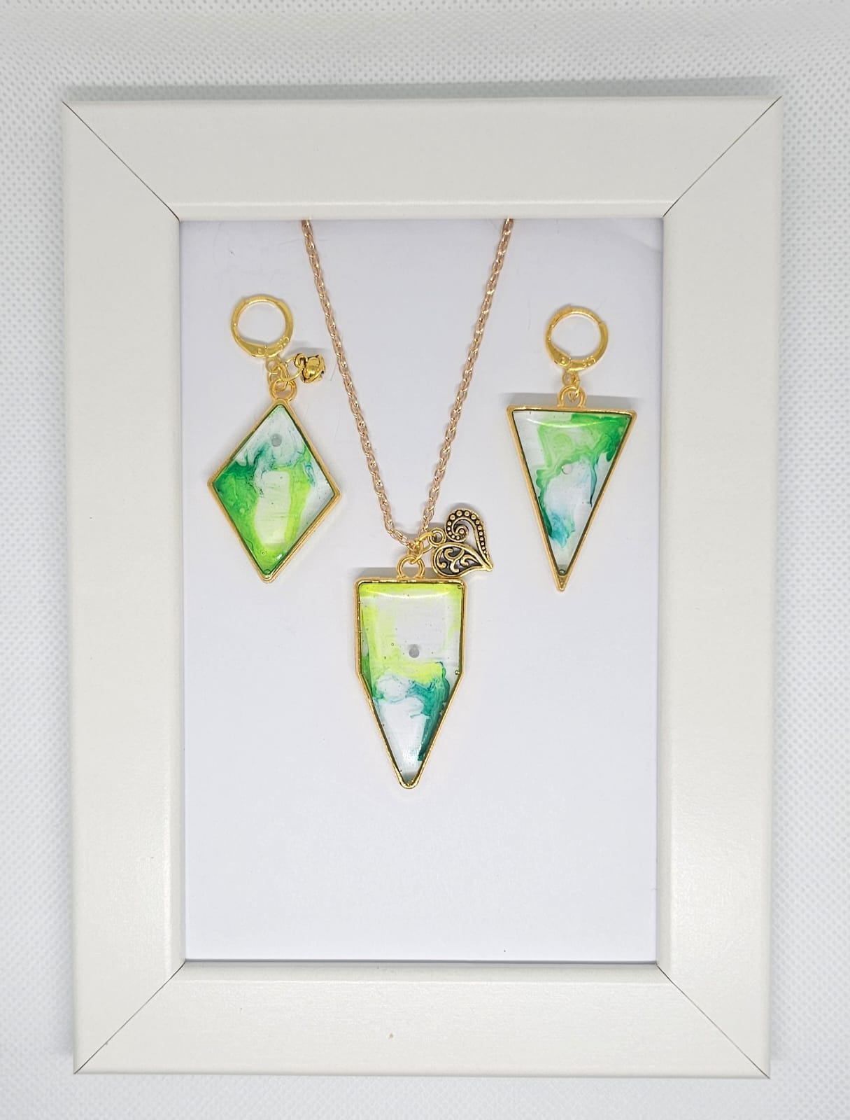 Handmade – Emerald Mist Resin Jewellery Set (Necklace & Earrings)