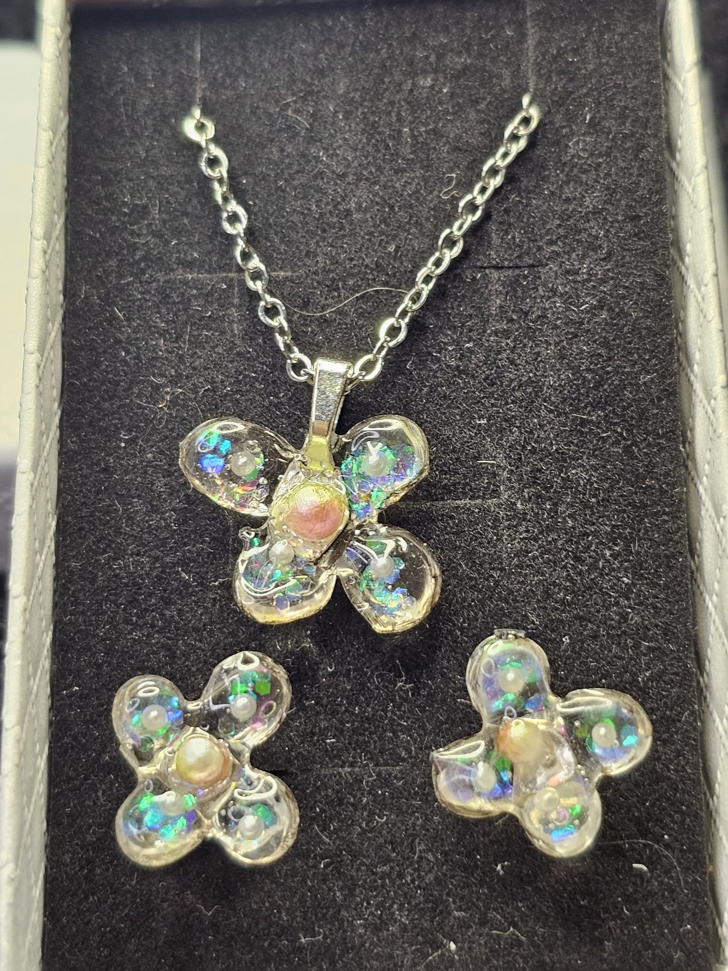 Handmade Crystal Floral Resin Necklace & Earrings Set | Resin & Root