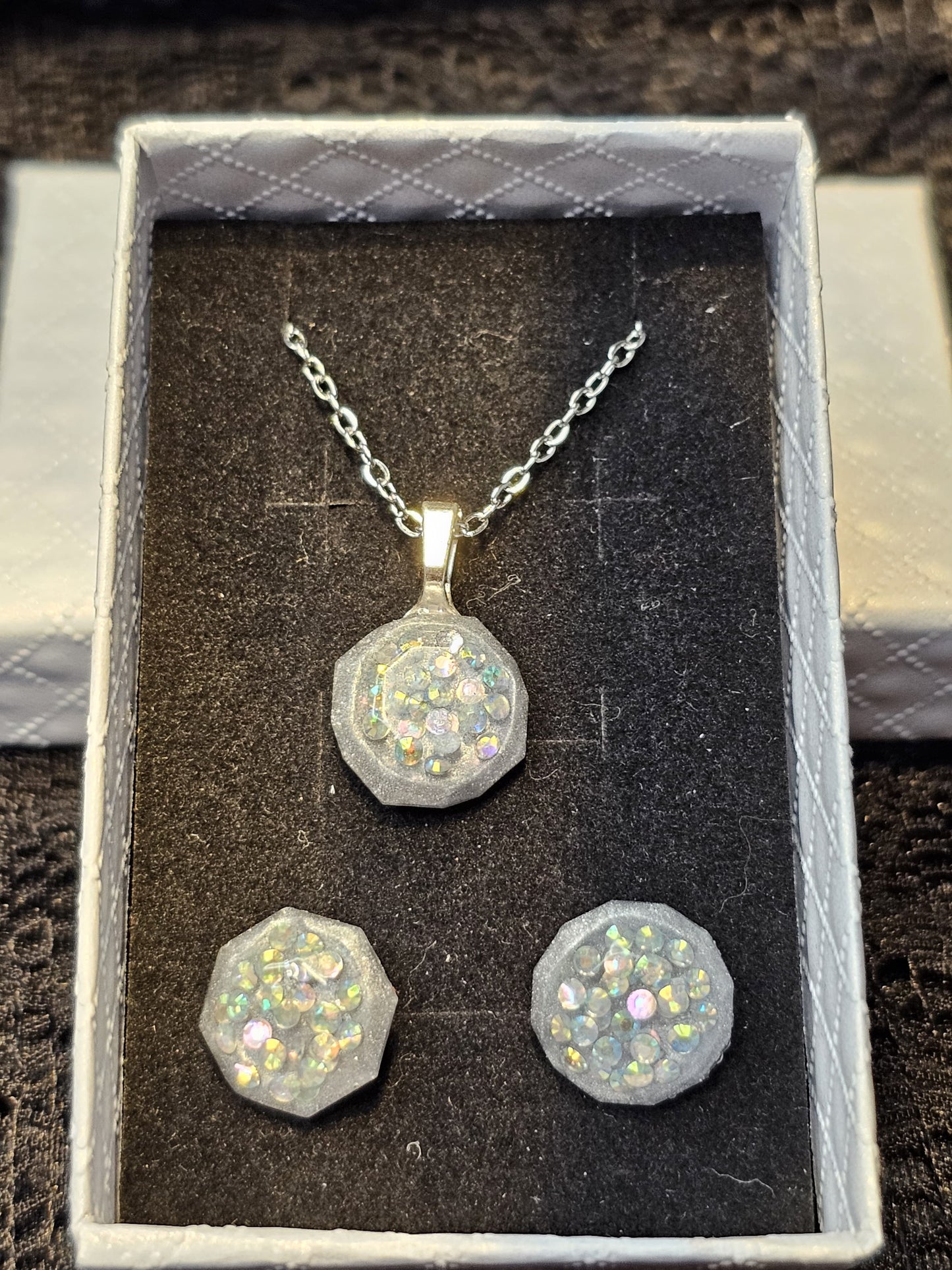 Handmade Opalescent Resin Jewellery Set | Necklace & Earrings – Resin & Root