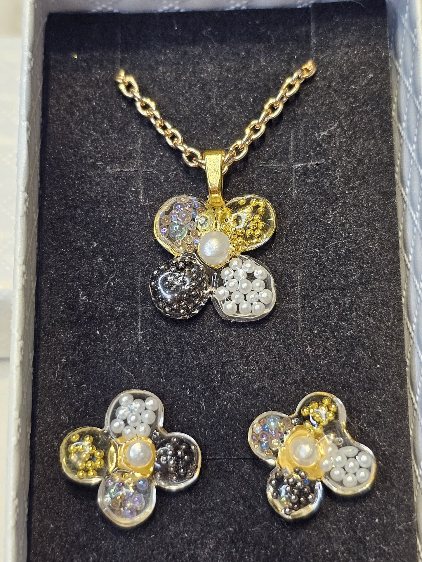 Handmade Pearl & Gold Floral Resin Necklace & Earrings Set | Resin & Root