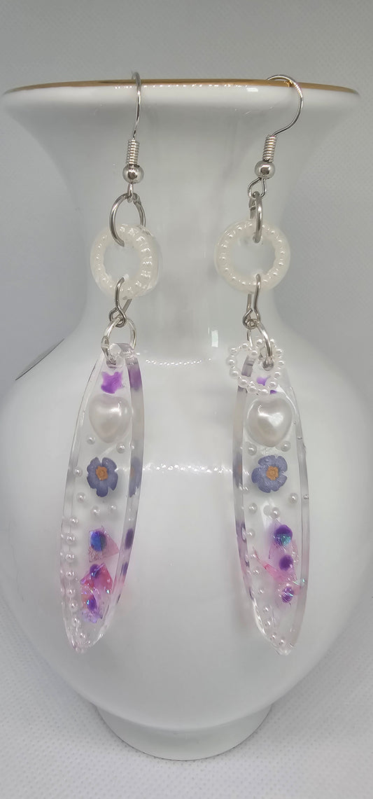 Gentle Floral Resin Earrings – Heart & Pearl Detail image 0