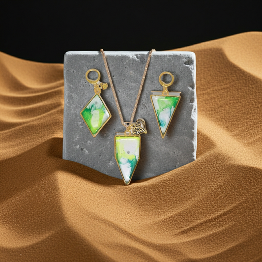 Handmade – Emerald Mist Resin Jewellery Set (Necklace & Earrings)