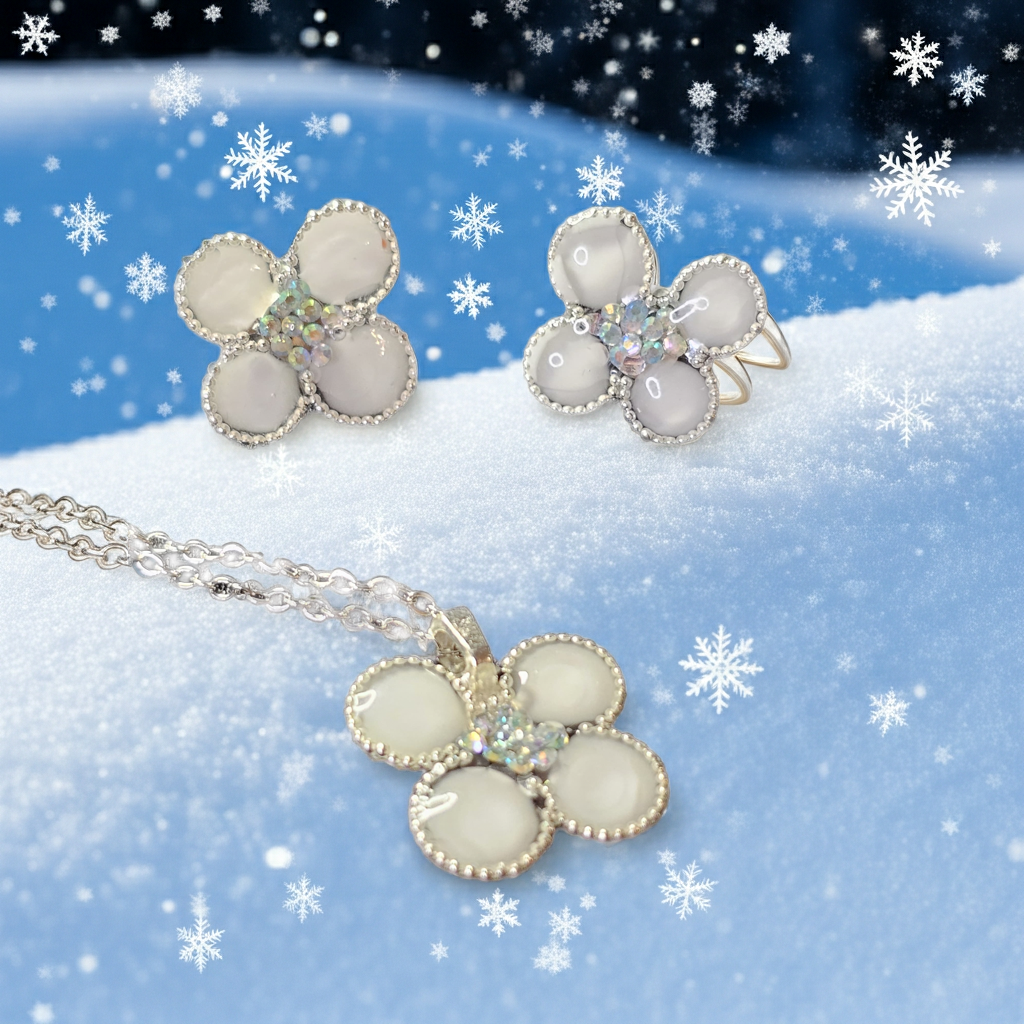 Ivory Bloom Resin Jewellery Set – Handmade Necklace & Earrings | Resin & Root