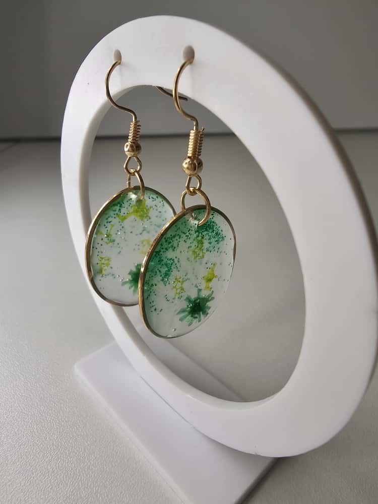Handmade – Emerald Bloom Resin Earrings