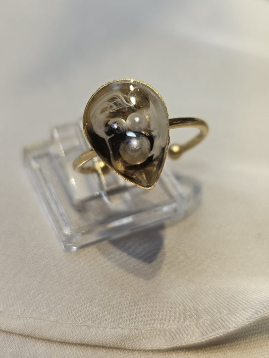 Handmade Teardrop Resin Ring with Pearls – One Size Adjustable Ring