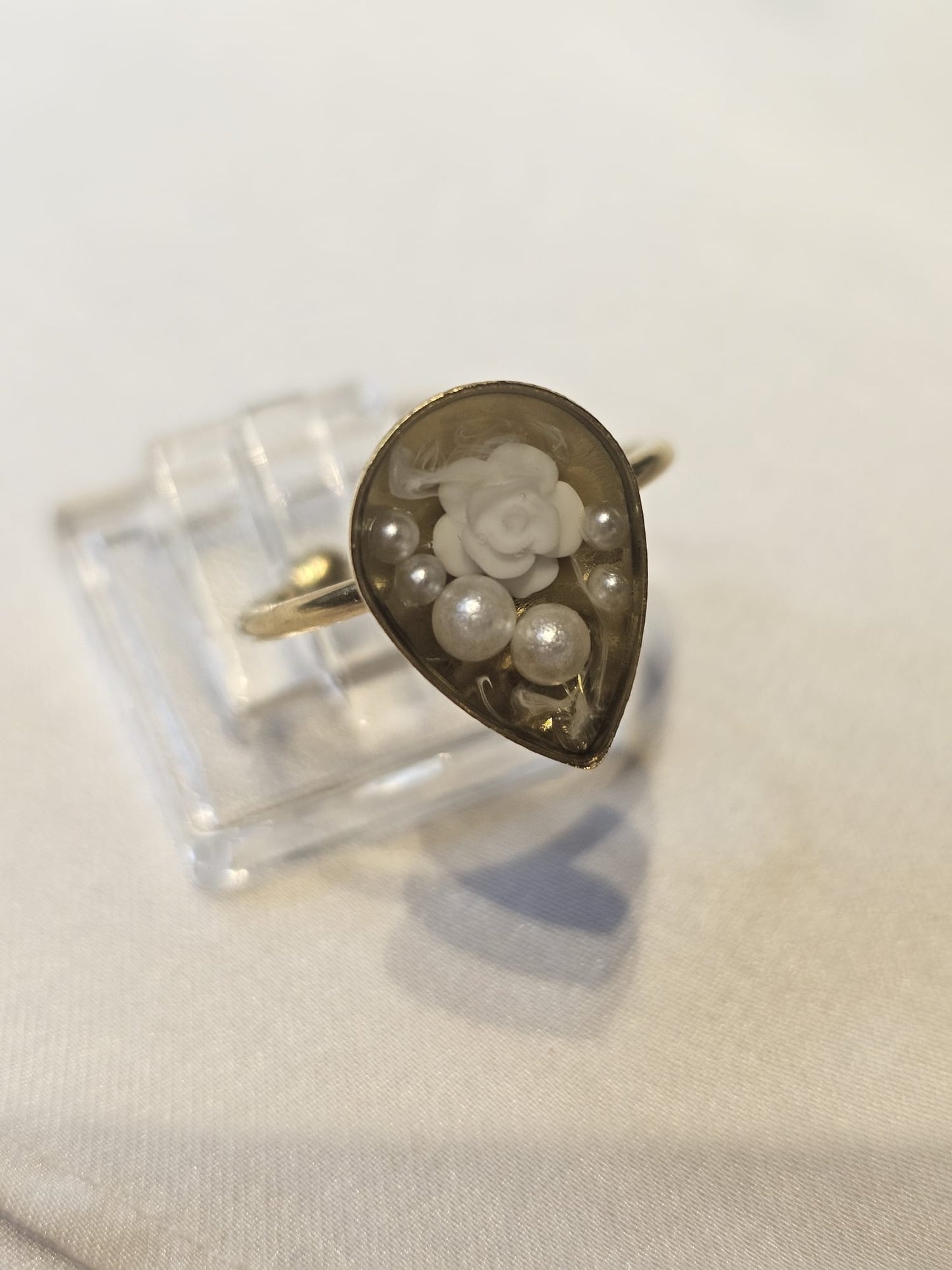 Handmade Teardrop Resin Ring with White Flower & Pearls – One Size Adjustable Gold colour
