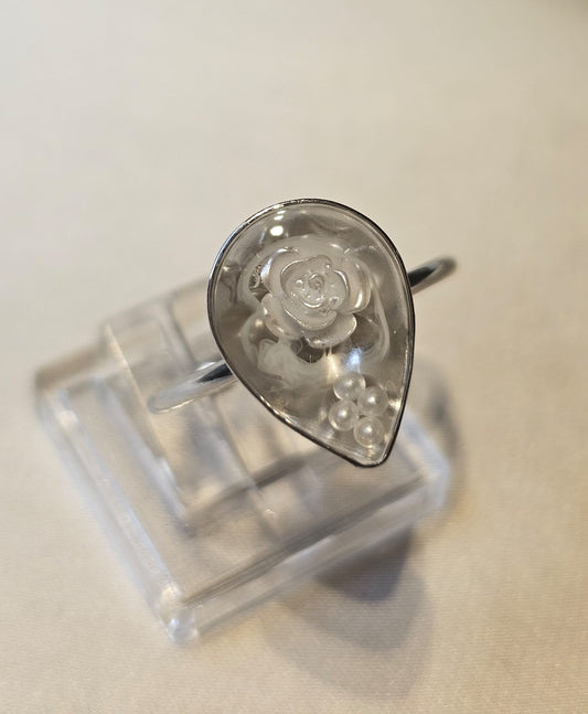 Handmade Teardrop Resin Ring with Clear Floral Detail & Pearls – One Size Adjustable Silver Ring