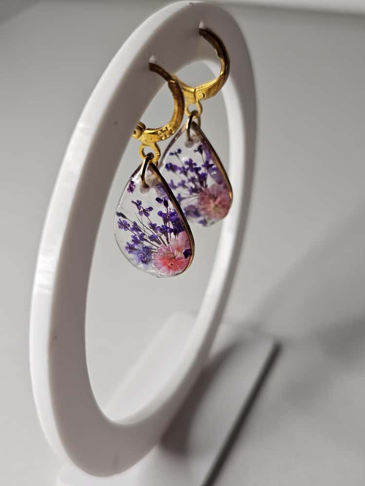 Handmade – Wildflower Glow Resin Jewellery Set (Necklace & Earring)