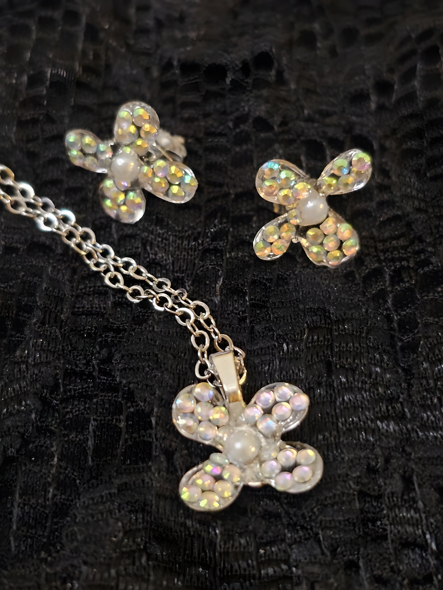 Iridescent Bloom Resin Jewellery Set – Handcrafted Flower Necklace & Earrings | Resin & Root