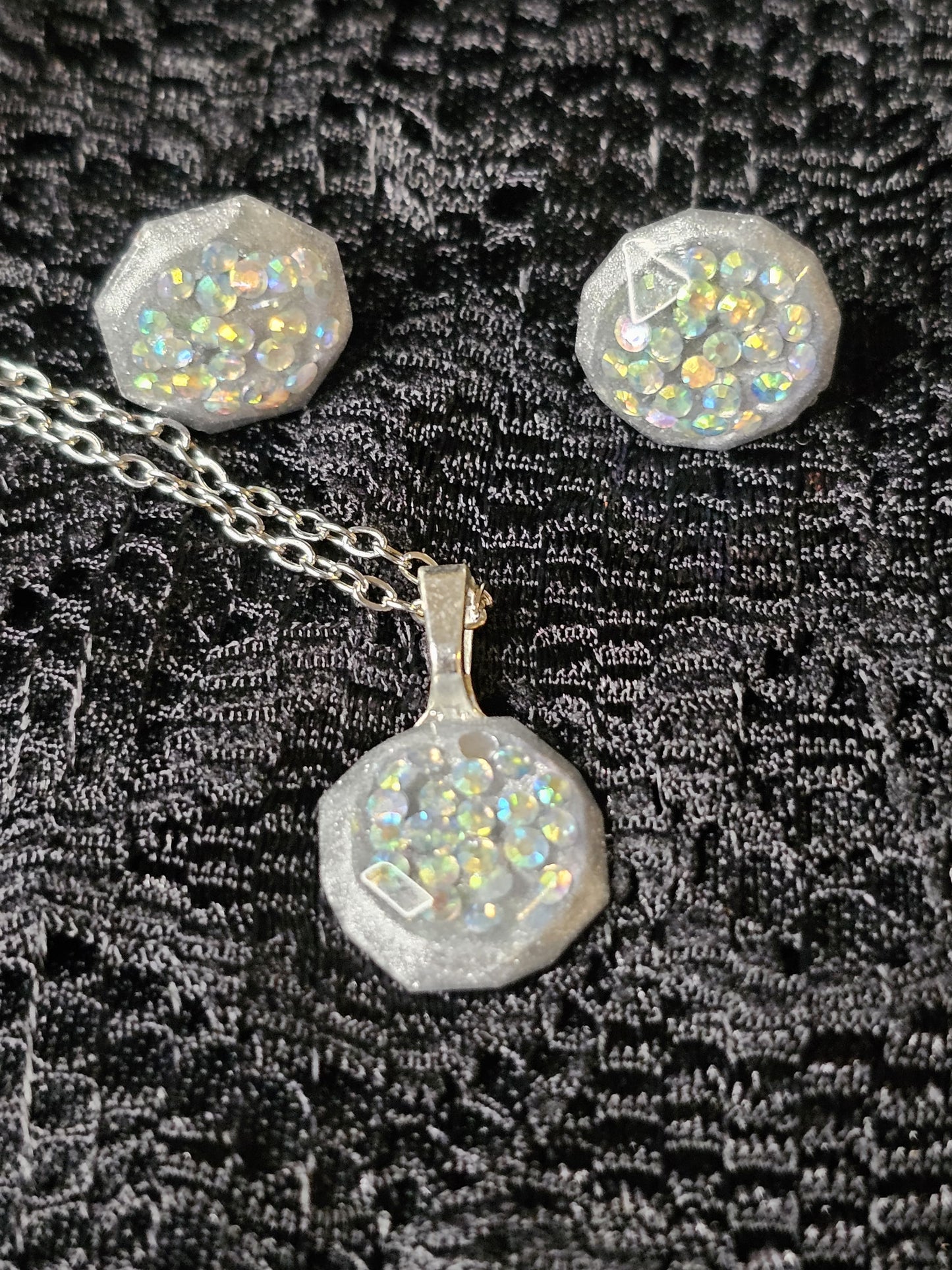 Handmade Opalescent Resin Jewellery Set | Necklace & Earrings – Resin & Root