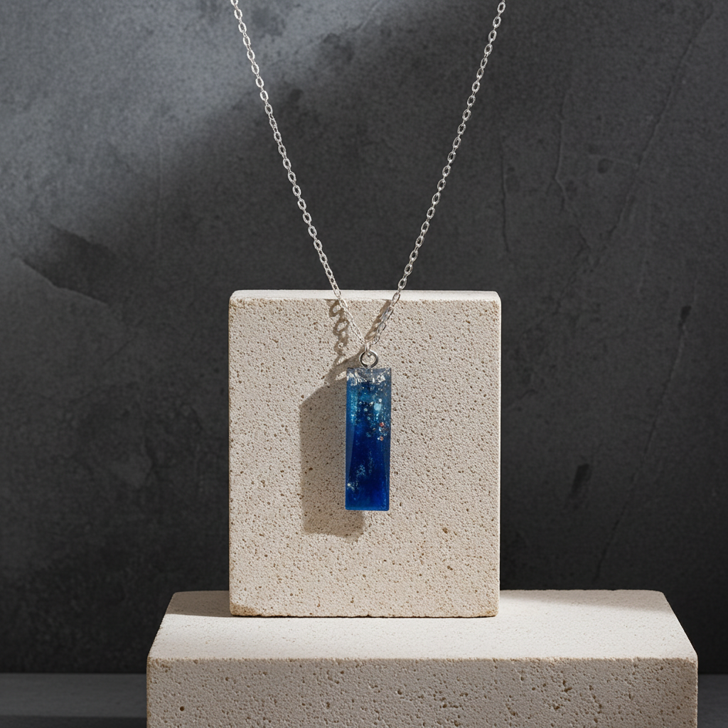 HandMade – Ocean Nebula Resin Pendant Necklace