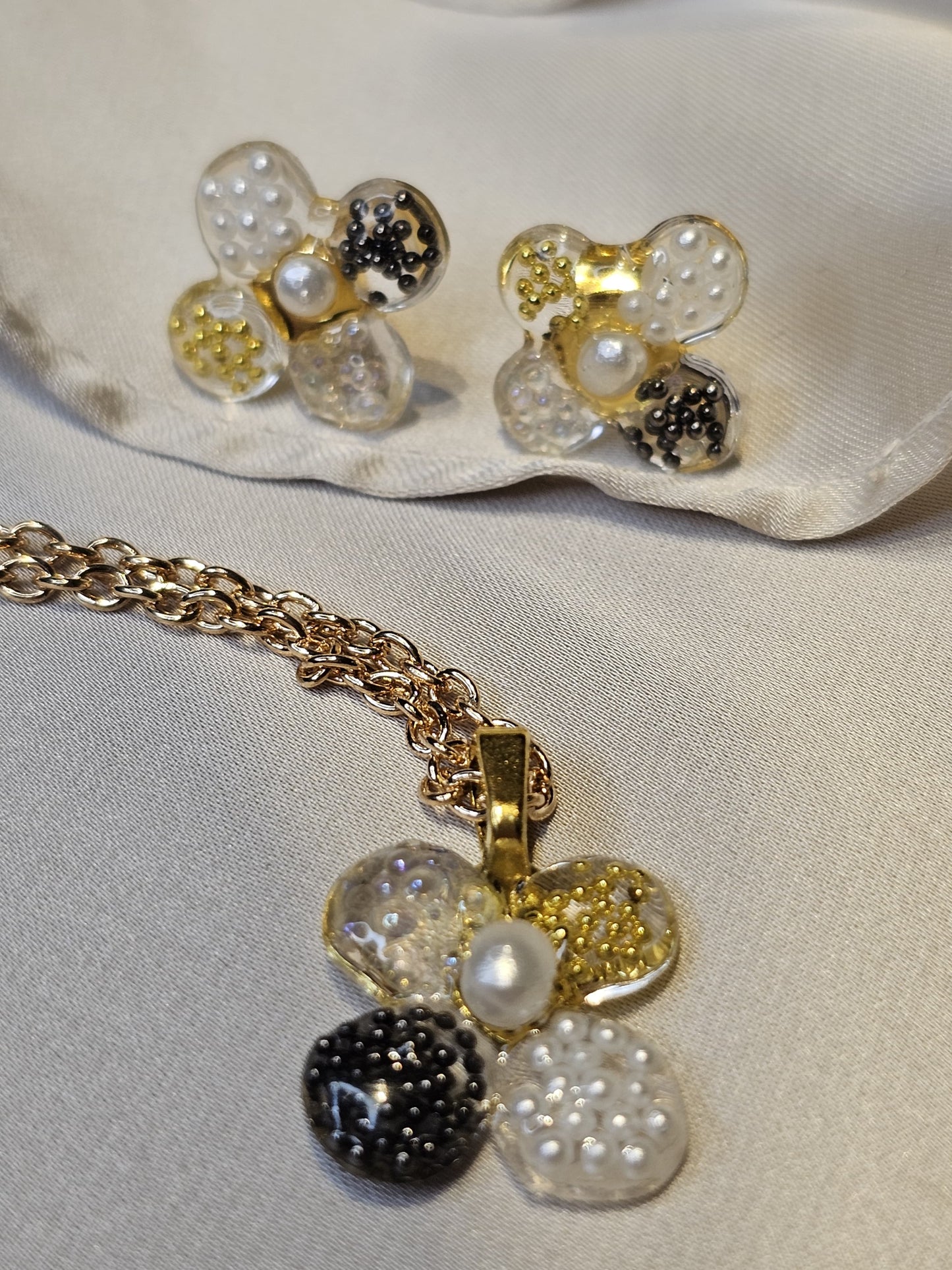 Handmade Pearl & Gold Floral Resin Necklace & Earrings Set | Resin & Root